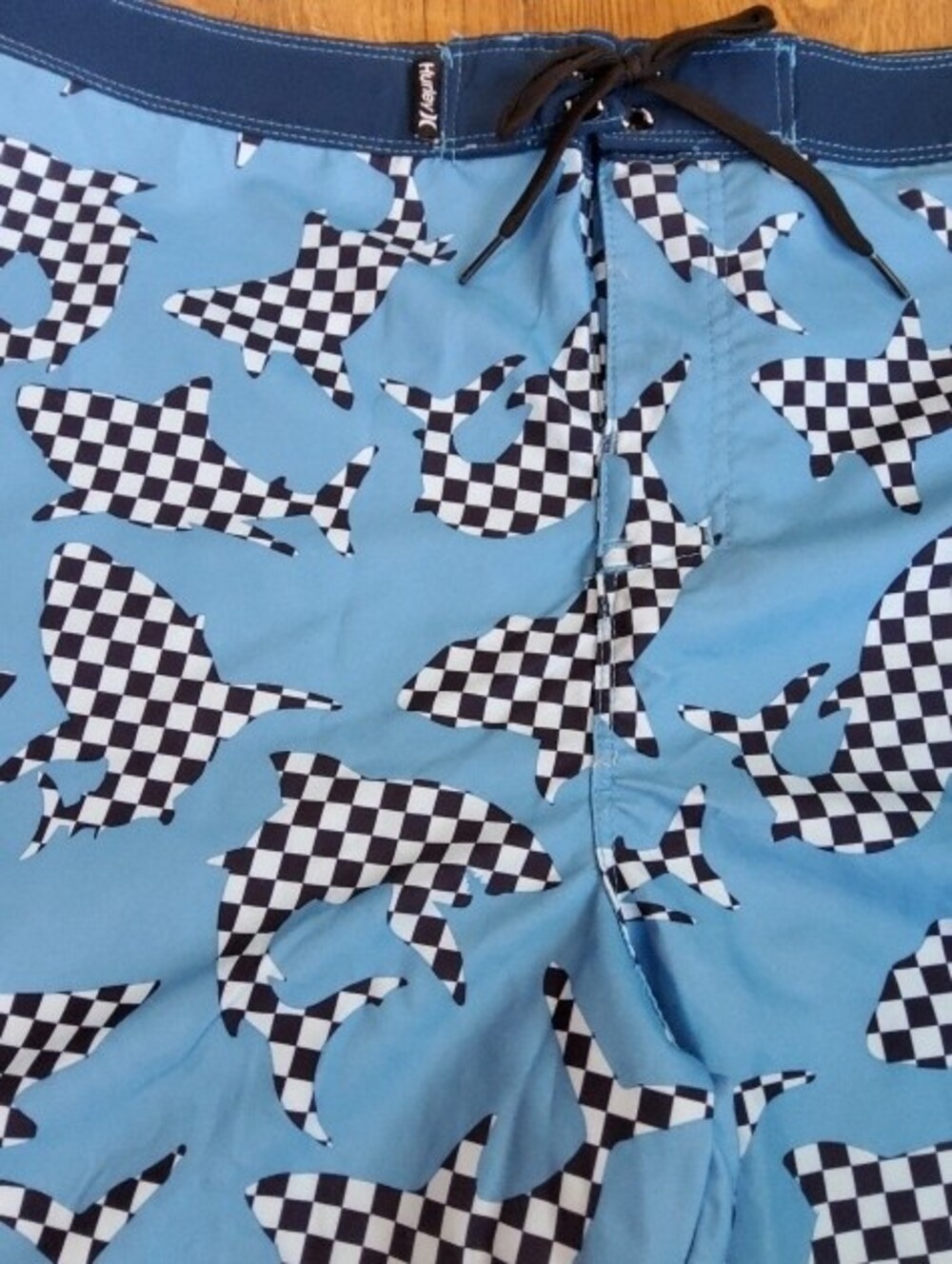 Men's Hurley Blue and Black Checker Shark Swim Trunks Waist 20/30 New - Picture 2 of 12